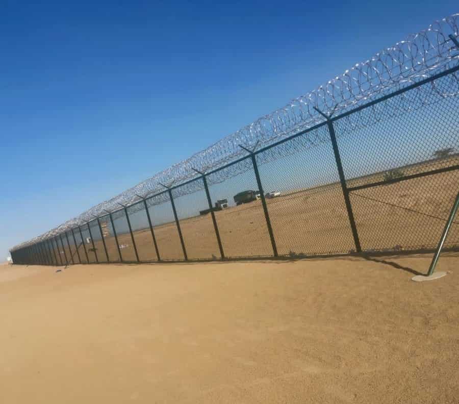 شبك البيوت المحمية لتوفير بيئة زراعية مثالية ومحكومة المناخ