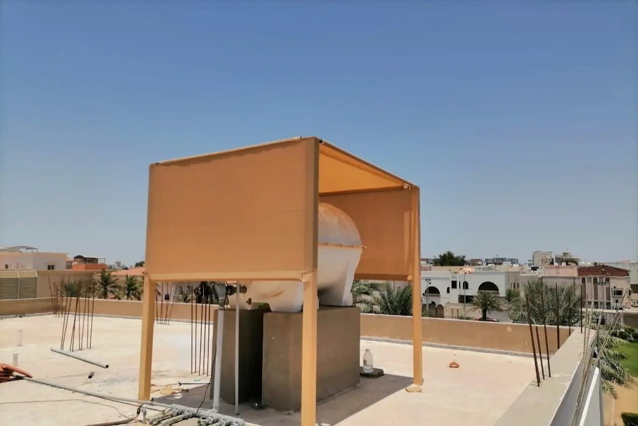 مظلات PVC اقتصادية لحماية خزانات المياه